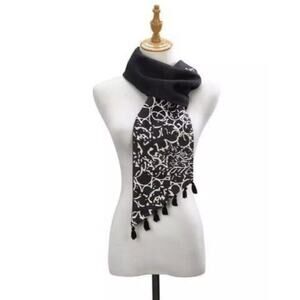 Demdaco Black‎ and White Pull Through Scarf Super Soft Abstract Design NWT